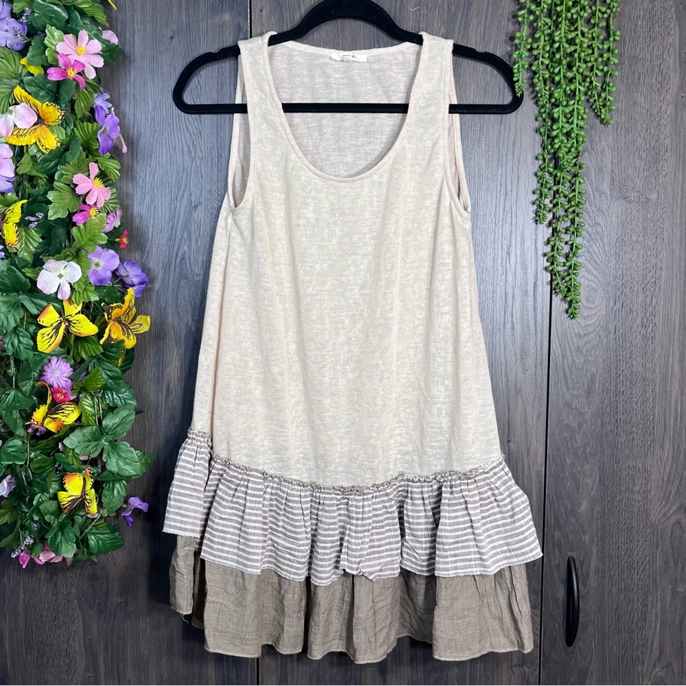 .!Easel Sleeveless Tiered Ruffle Frill Trim Scoop Neck Blouse Size Small